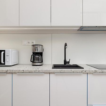 Modern Studio With Terrace And Parking In Swinoujscie By Noclegi Renters Bagian luar foto